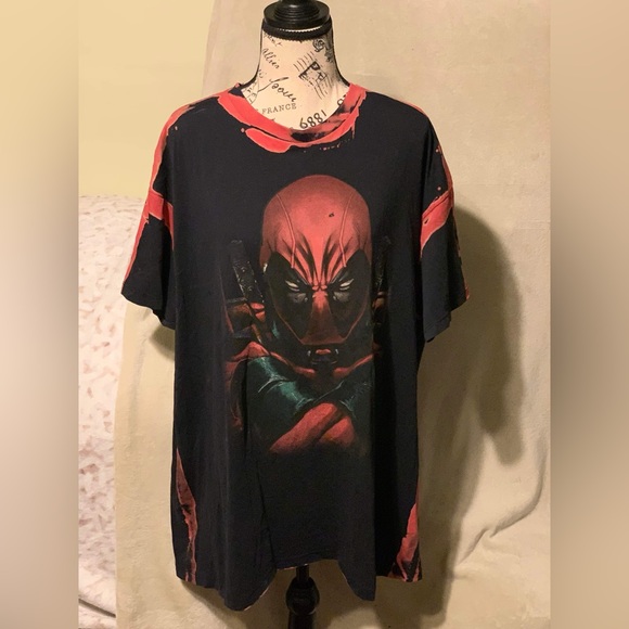 Deadpool Graphic Red & Black 2XL T Shirt - Picture 1 of 8